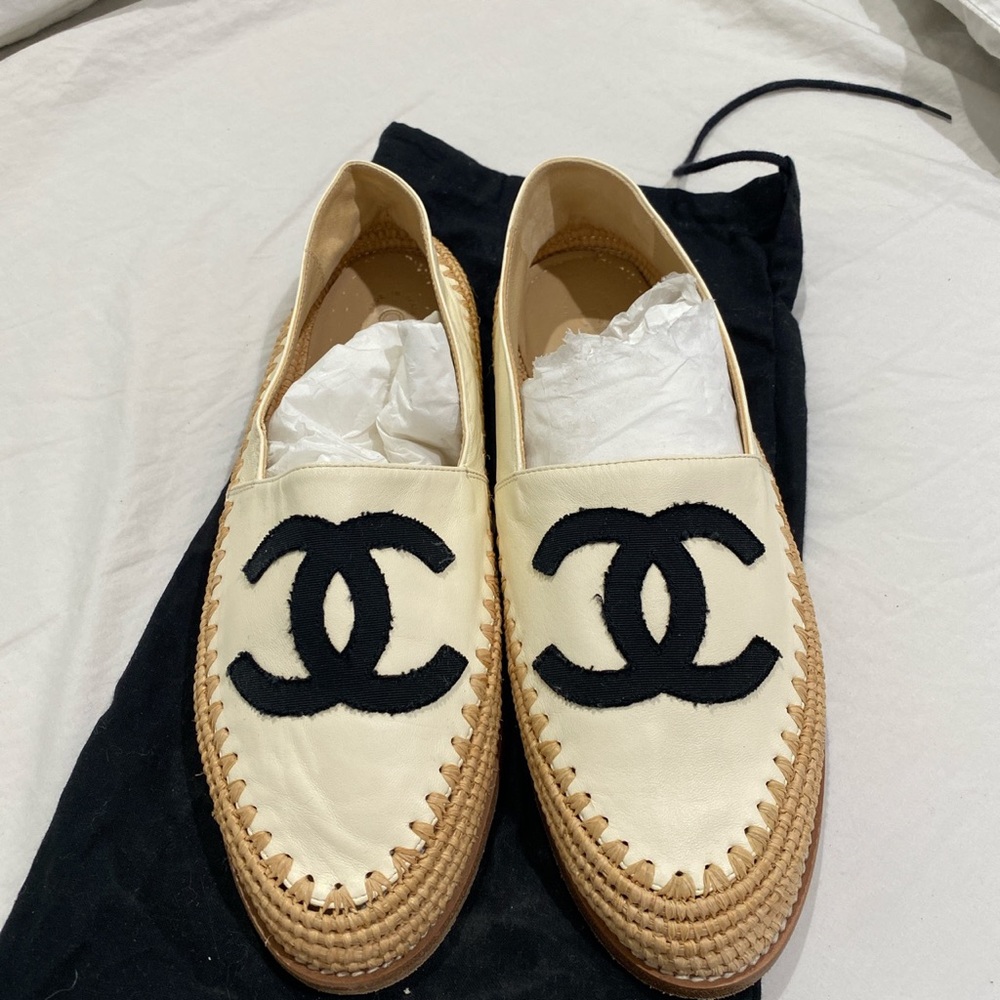Chanel 18C lambskin leather CC woven raffia espadrilles - Picture 2 of 9